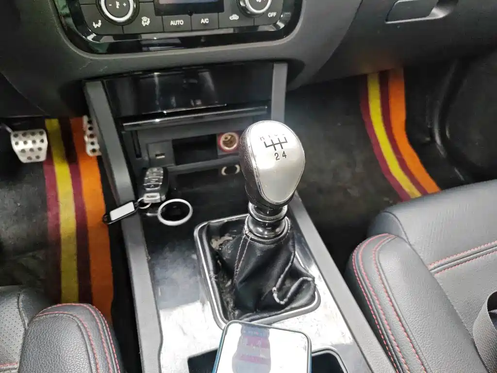 Yema Auto Yema T70 2017 2016 Upgrade 1.5T Manual Luxury