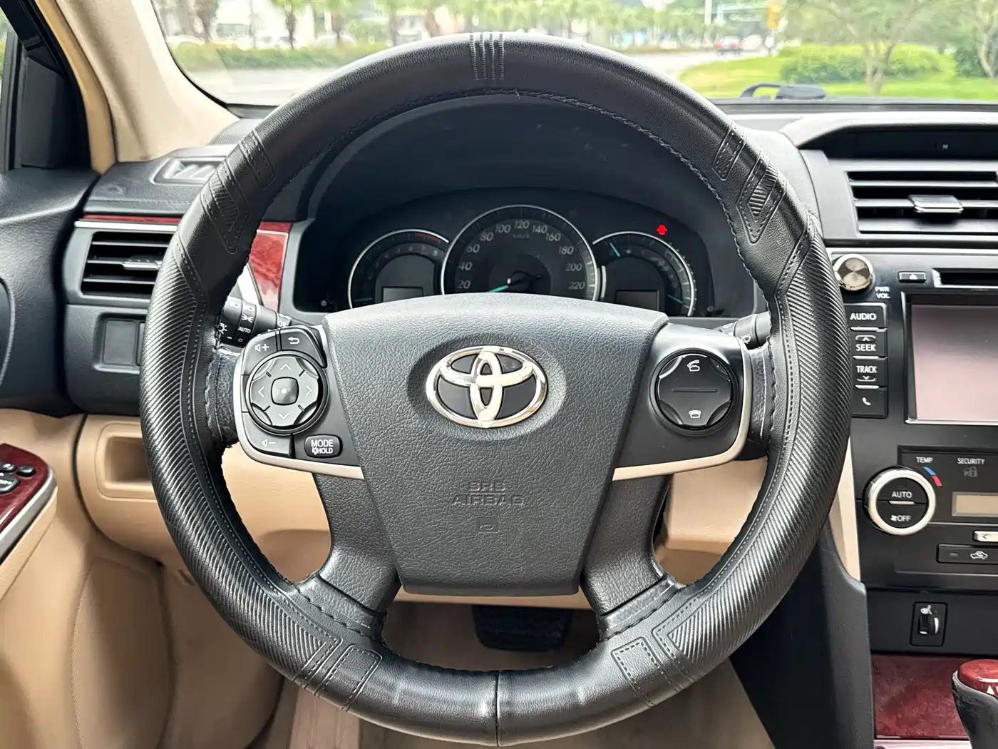 Toyota Camry 2012 2.0G Luxury Navigation Edition фото 17