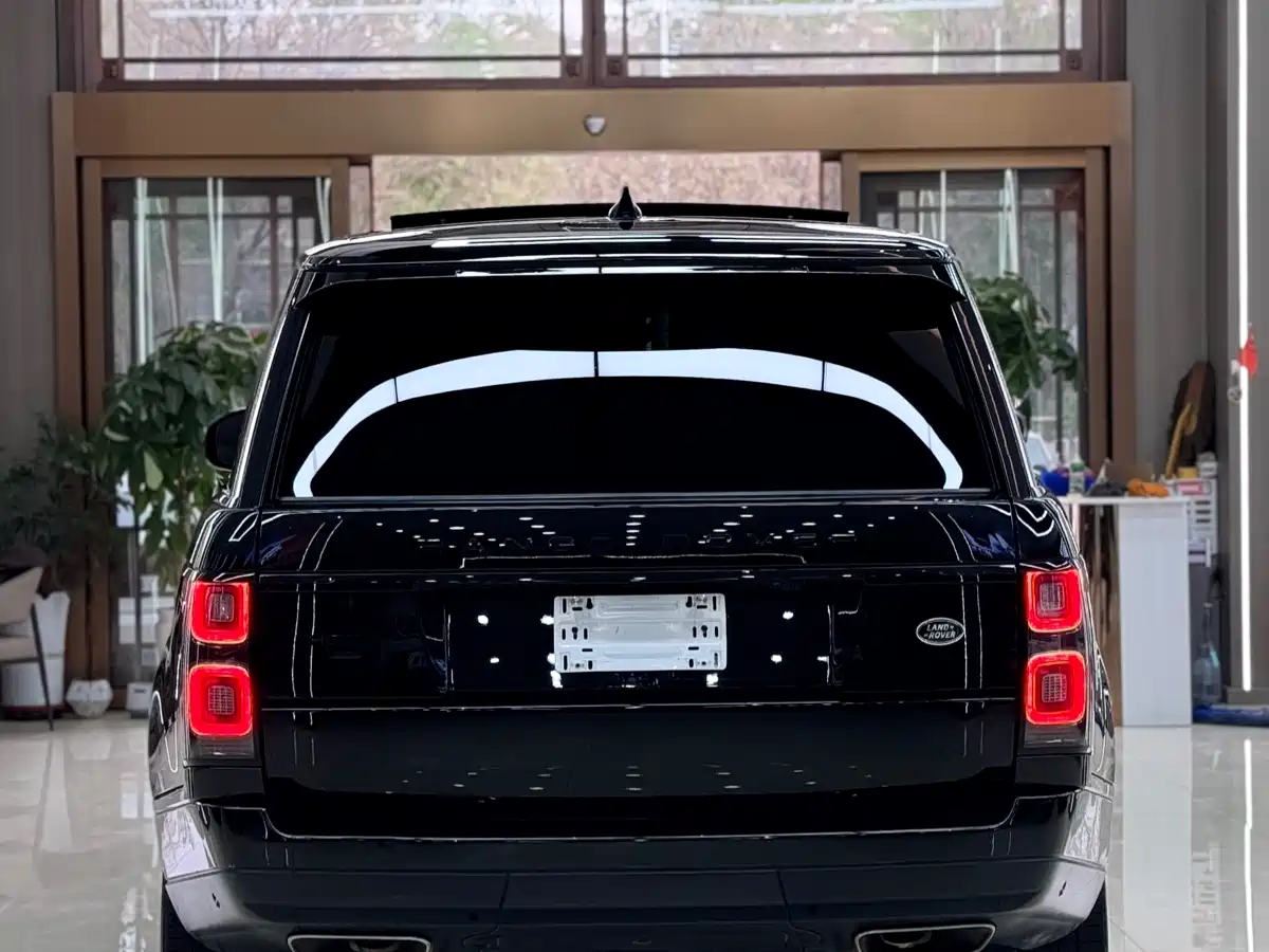 Land Rover Range Rover 2022 3.0 L6 360PS Heritage Edition фото 8