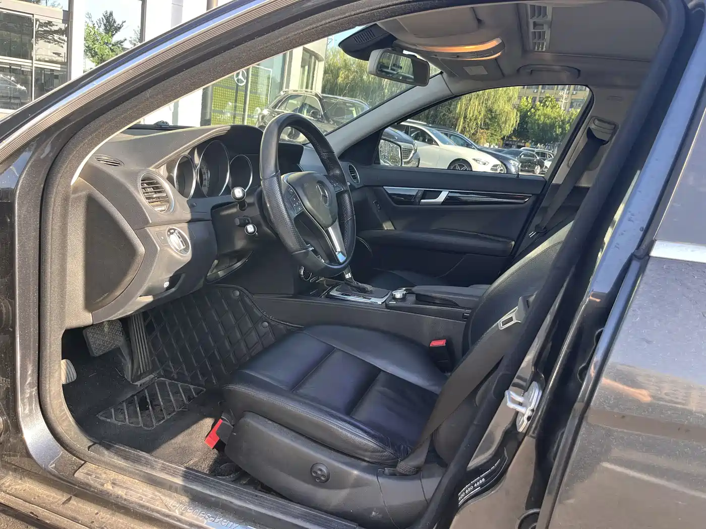 Photo 5 - Mercedes-Benz C-Class