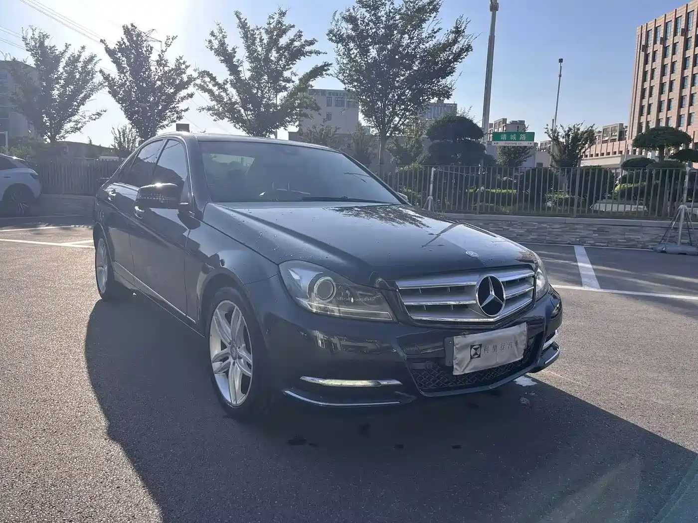 Photo 3 - Mercedes-Benz C-Class
