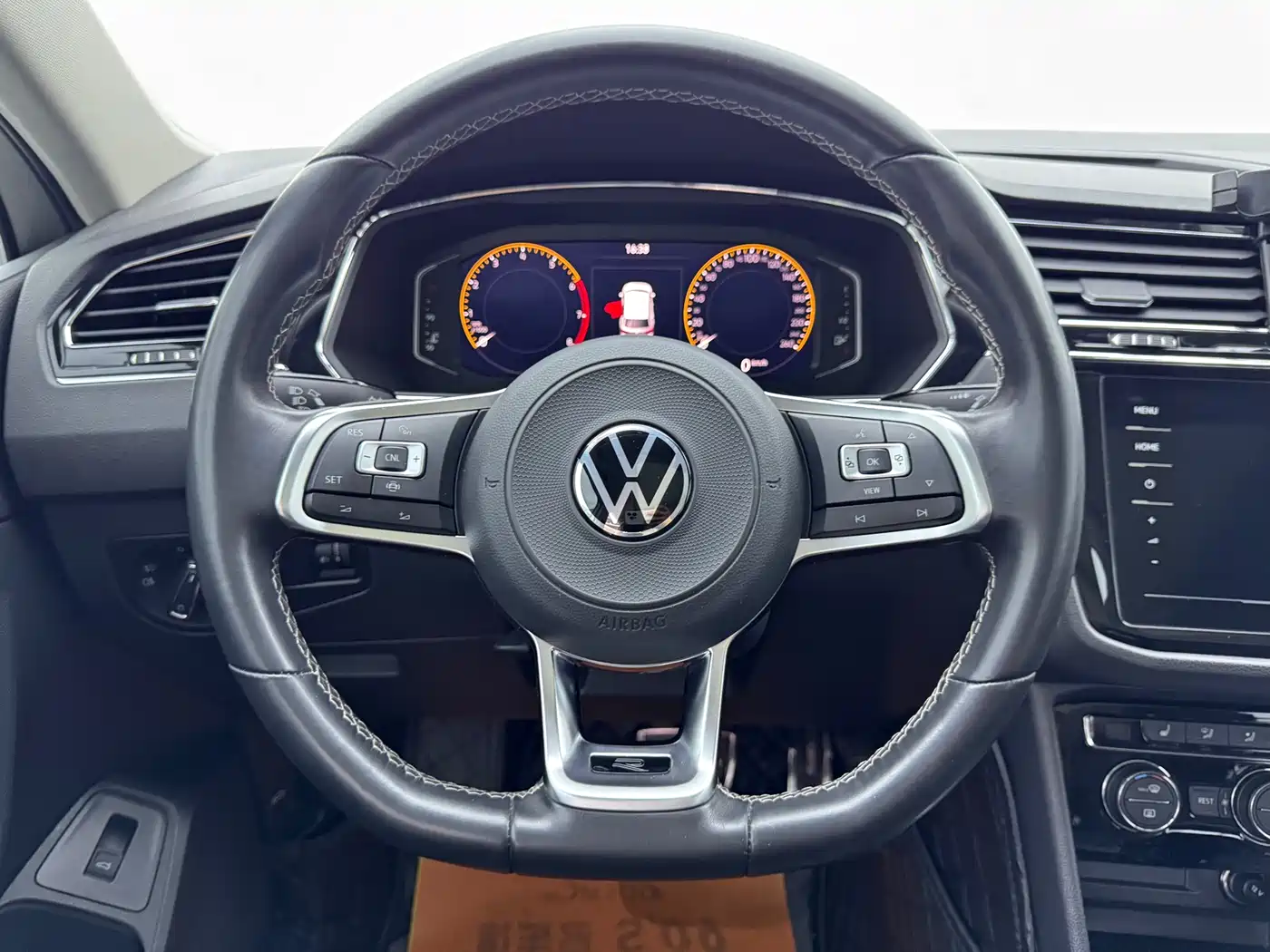 Volkswagen Tiguan L 2021 330TSI Automatic 2WD R-Line Premium фото 9