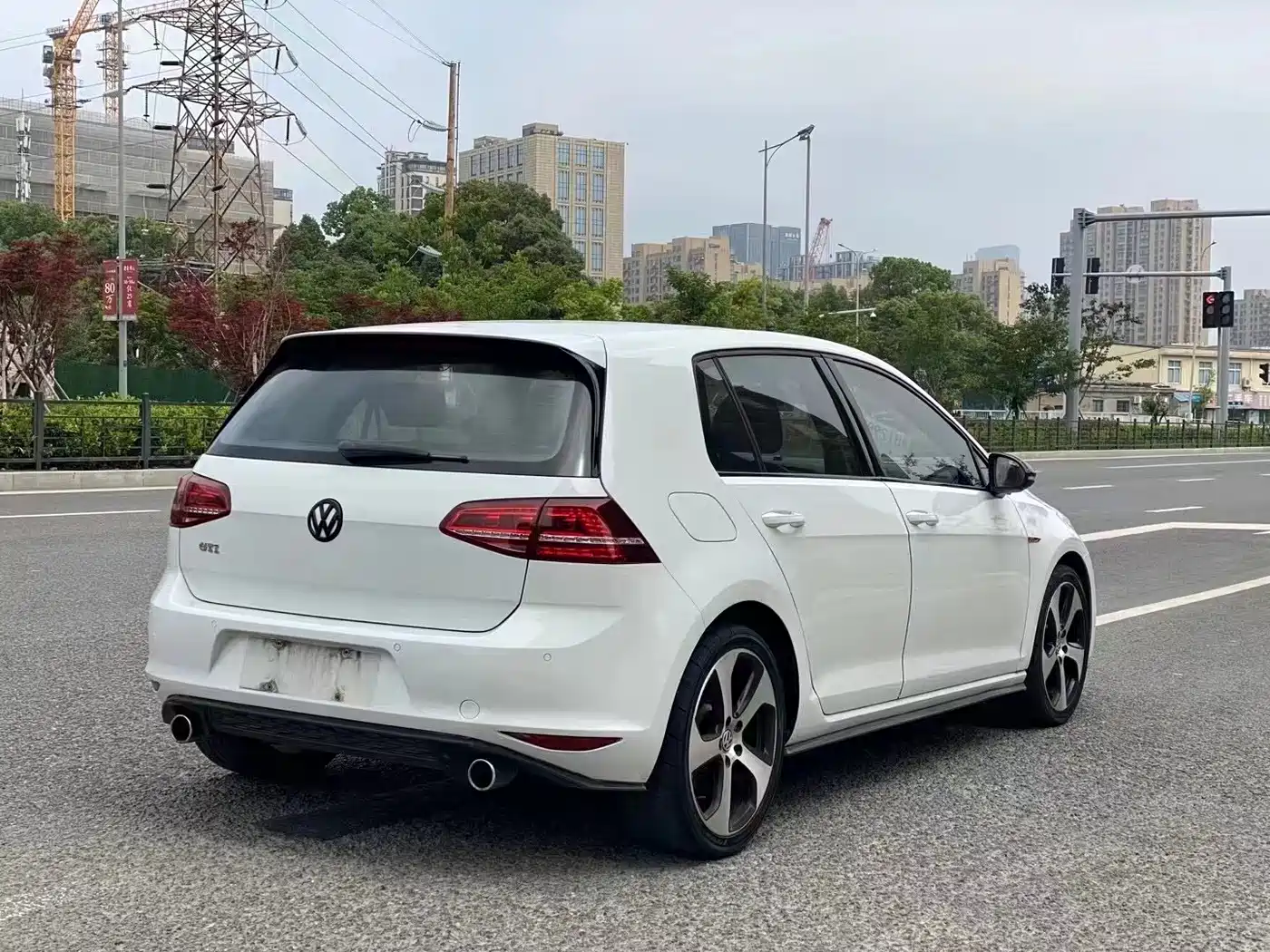 Volkswagen Golf GTI 2016 2.0TSI GTI фото 9