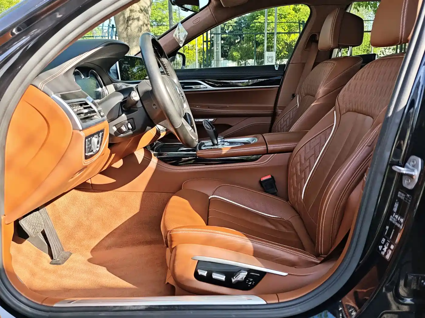 BMW 7 Series 2017 750Li xDrive Customized Edition (4-Seater) фото 10