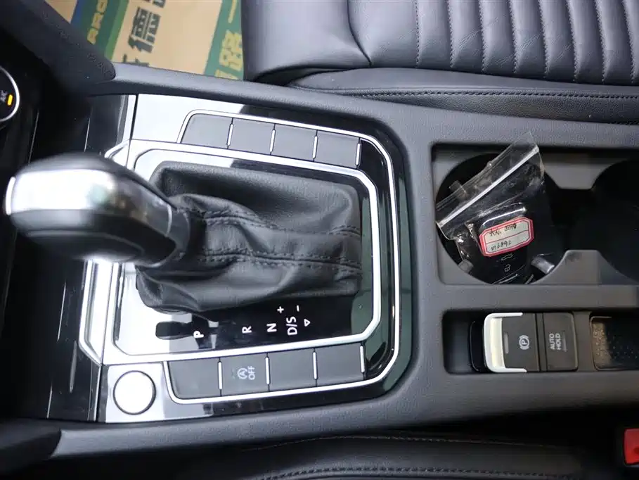 Volkswagen Magotan 2019 330TSI DSG Luxury China V фото 9