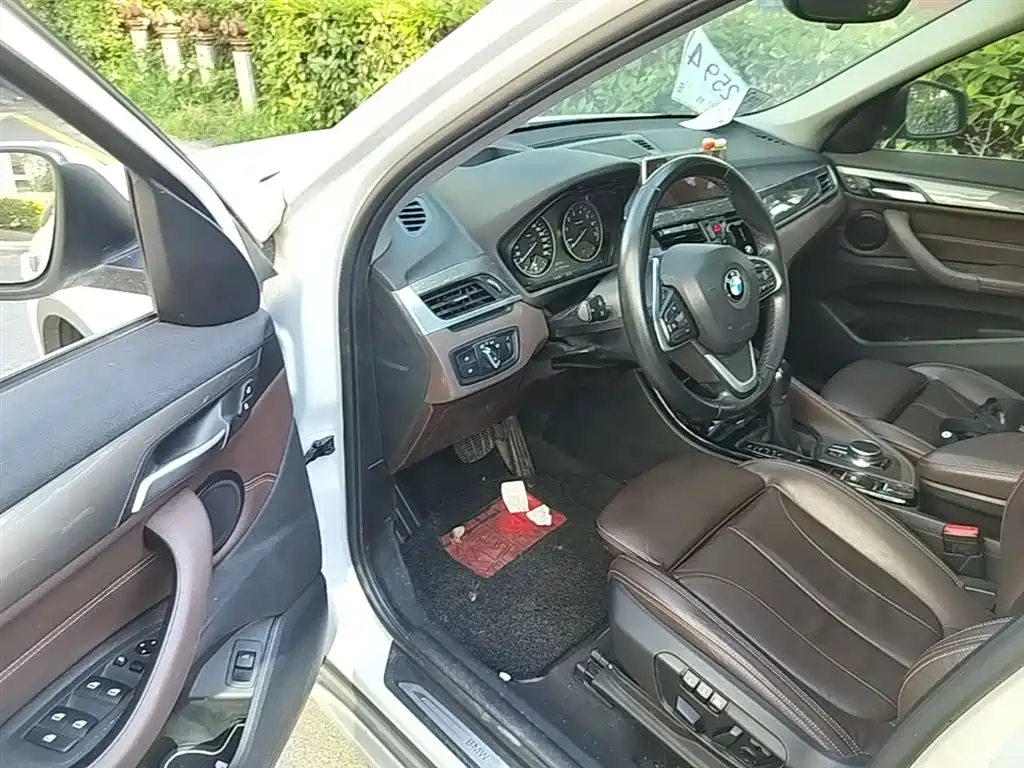 BMW X1 2016 xDrive20Li Luxury Model фото 16