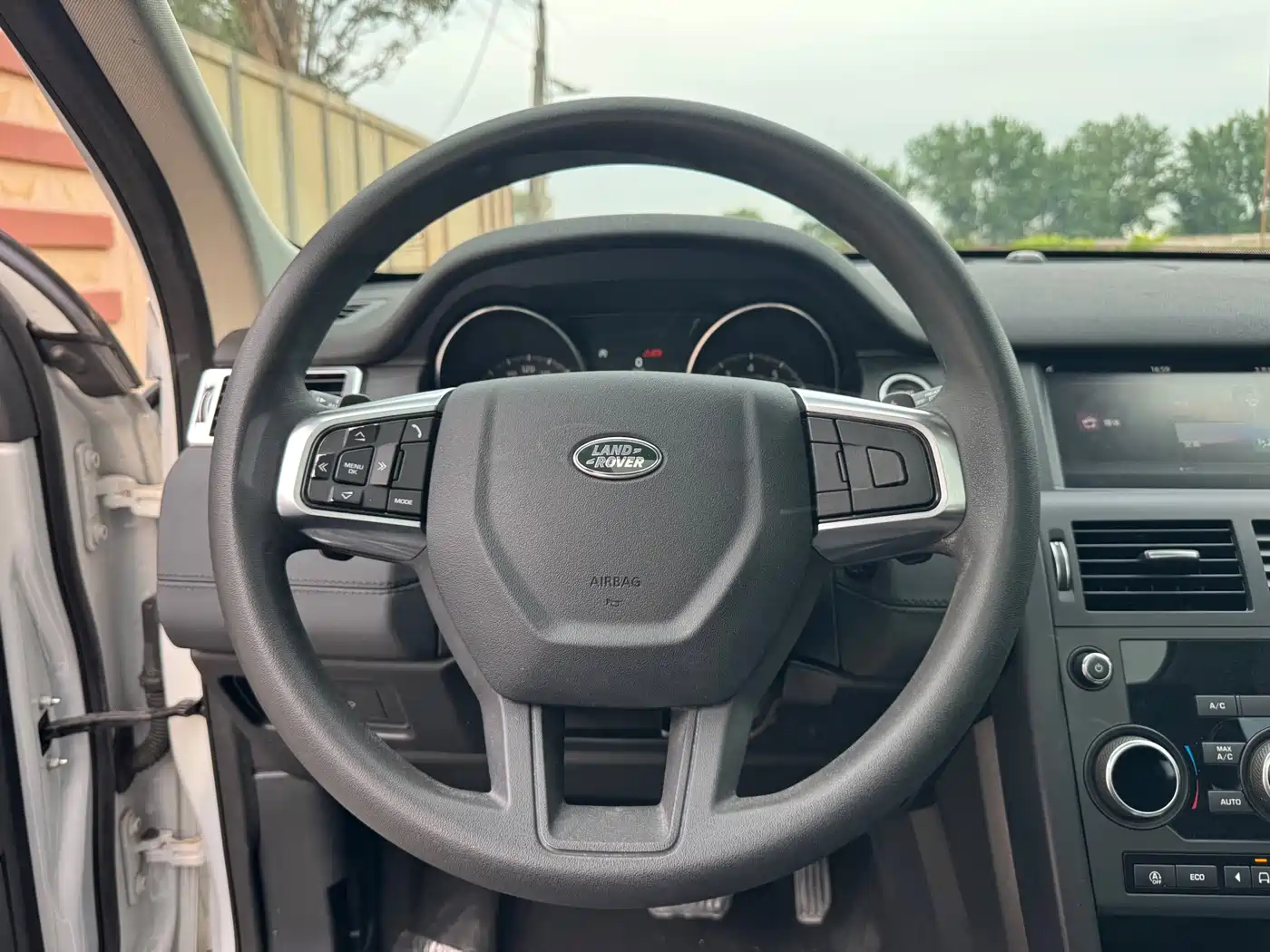 Land Rover Discovery Sport 2018 240PS PURE Edition фото 10