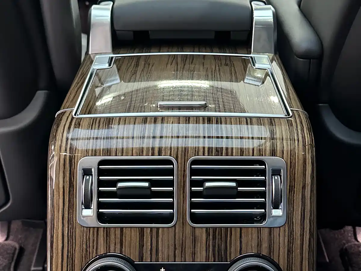Land Rover Range Rover 2018 3.0 SC V6 Vogue Heritage Extended Edition фото 13