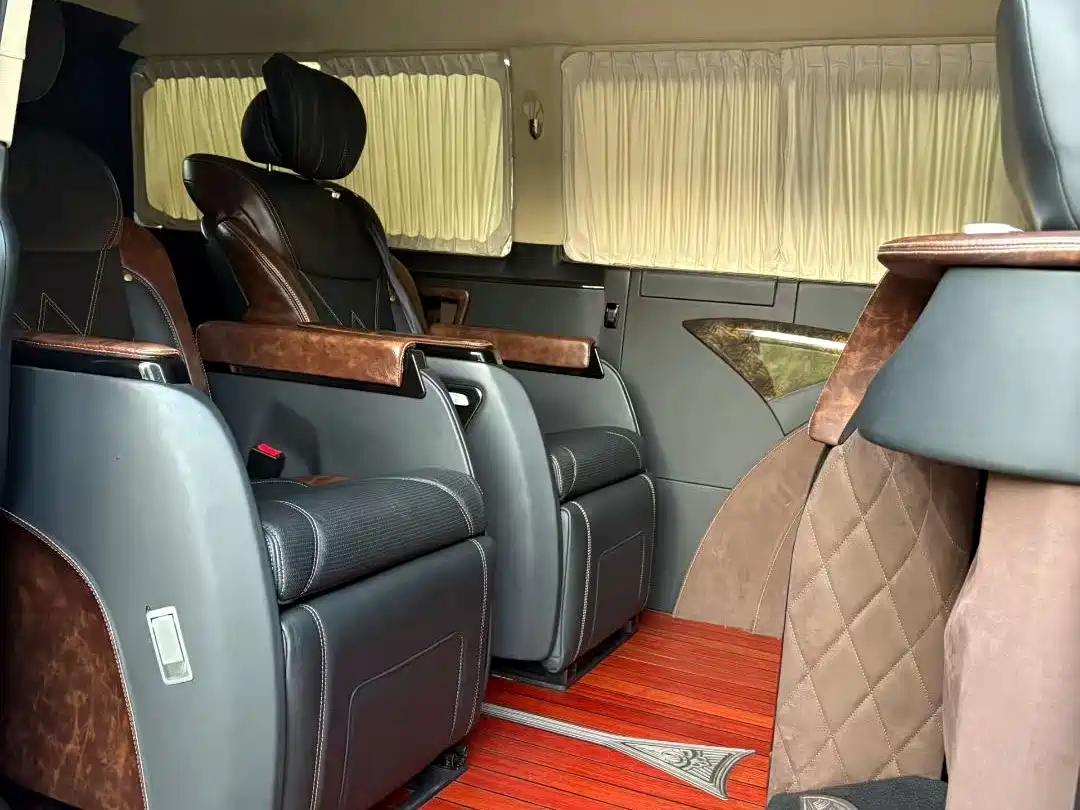Volkswagen Caravelle 2018 2.0TSI 4WD Luxury Edition 7-Seater фото 8