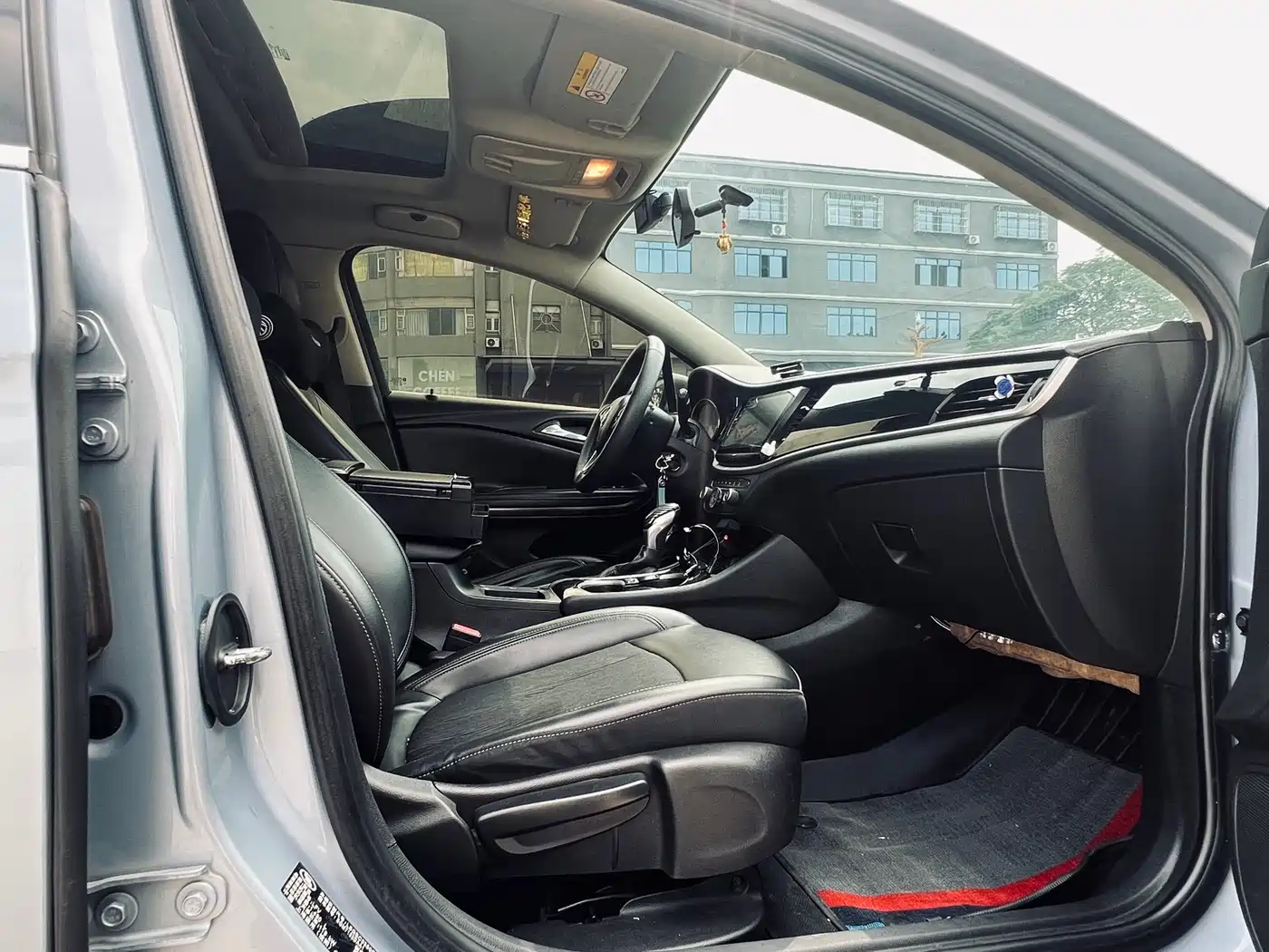 Buick Verano 2015 Sedan 20T Dual-clutch Leading фото 12