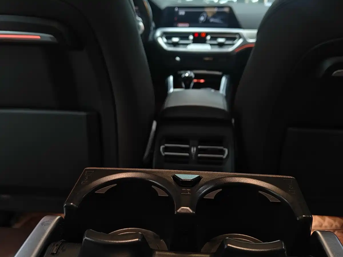 BMW 3 Series 2022 325Li M Sport Shadow Edition фото 14