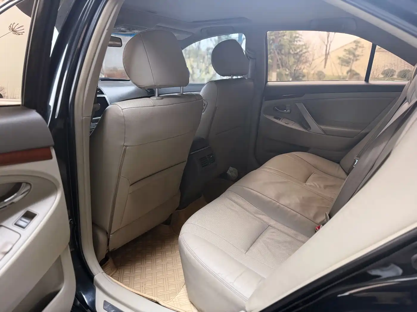 Toyota Camry 2013 200G Classic Luxury Edition фото 12