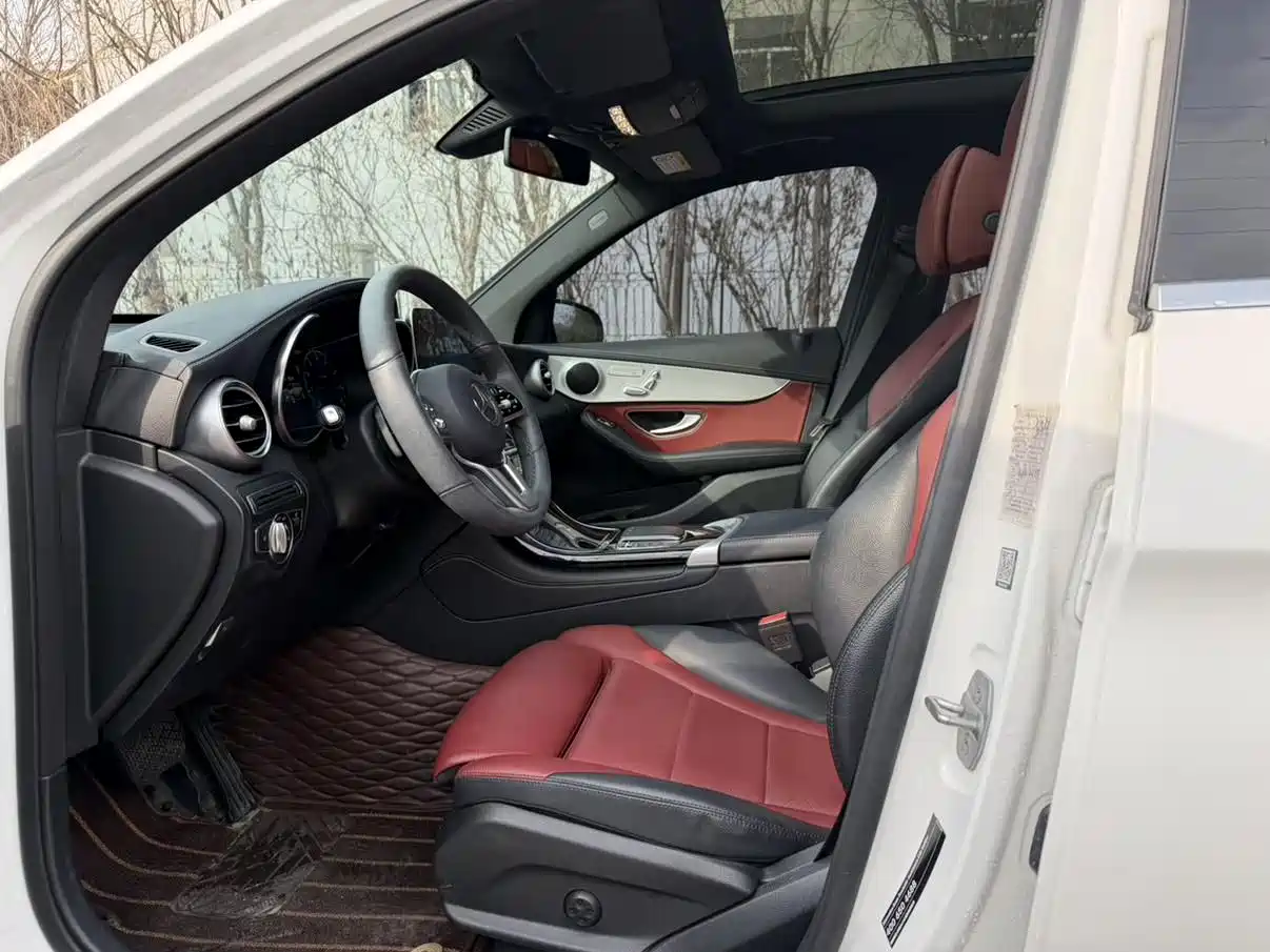 Mercedes-Benz GLC 2021 GLC 300 L 4MATIC Sporty фото 4