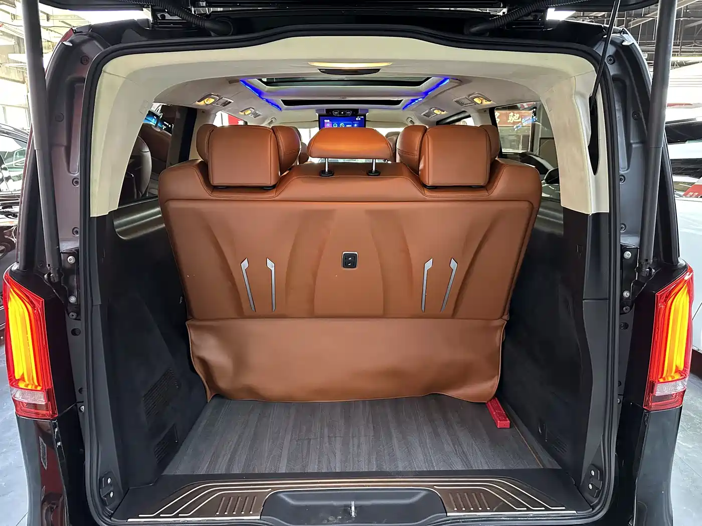 MERCEDES-BENZ V-CLASS