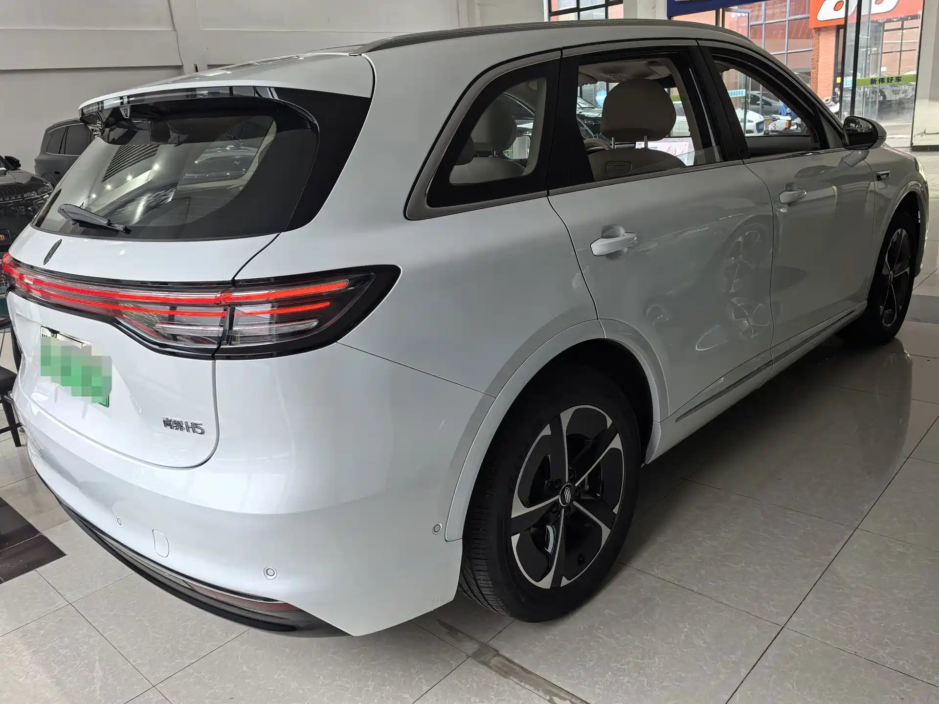 Фото 14 - Shangjie SUV