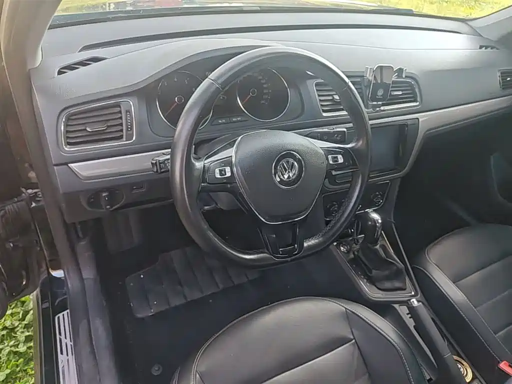 Volkswagen Lavida 2017 230TSI DSG Comfort Edition фото 11