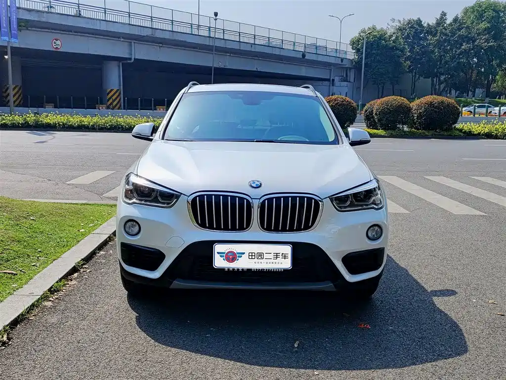 BMW X1 2016 sDrive18Li Premium Model фото 2