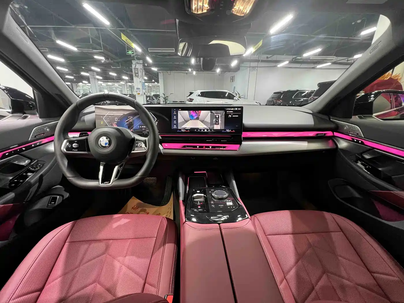 BMW 5 Series 2025 530Li Leading M Sport Package фото 7