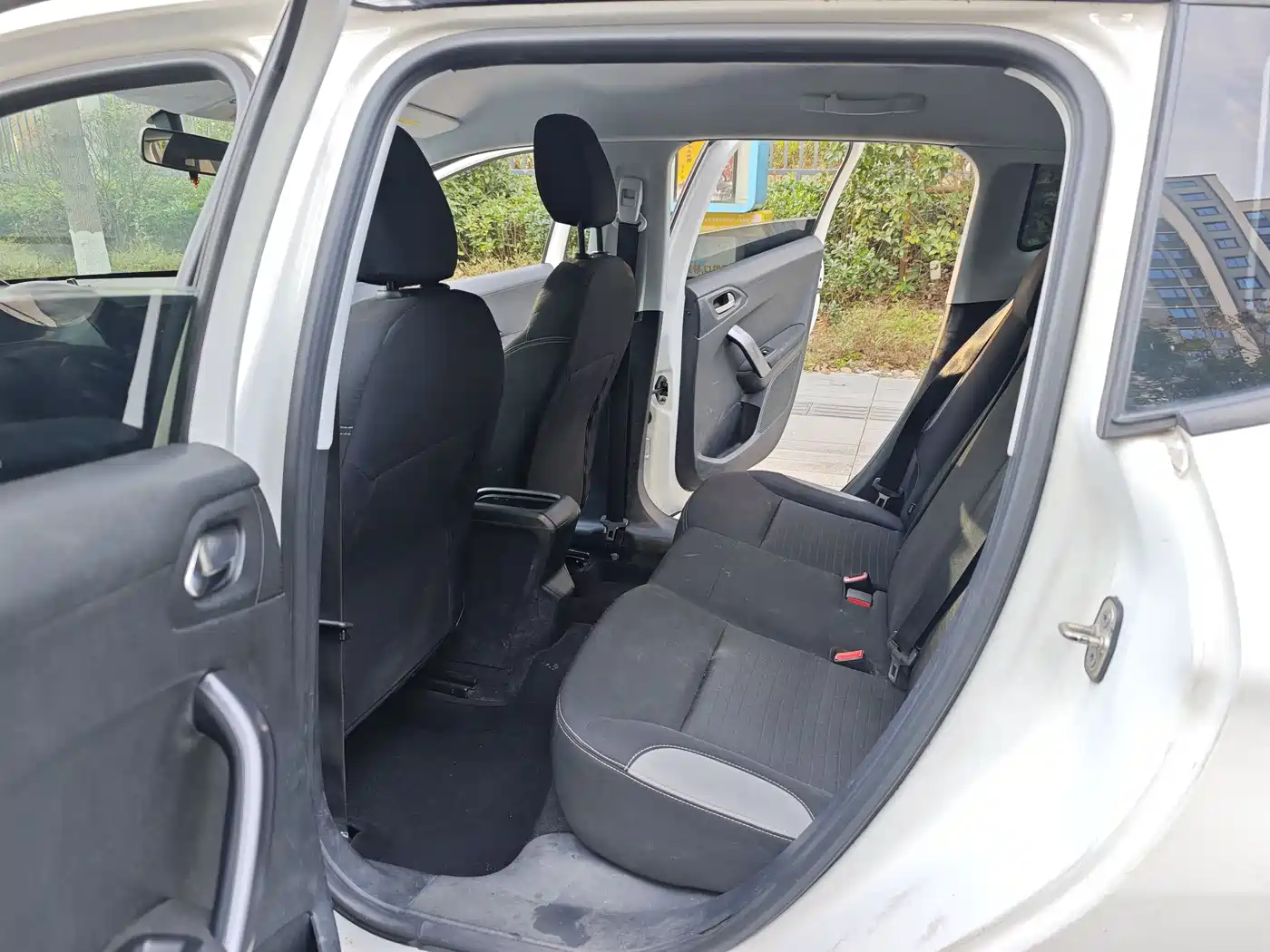 Peugeot 2008 2014 1.6L Automatic Trend Edition фото 13