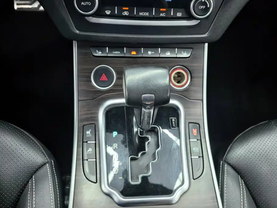 Фото 16 - Landwind X7