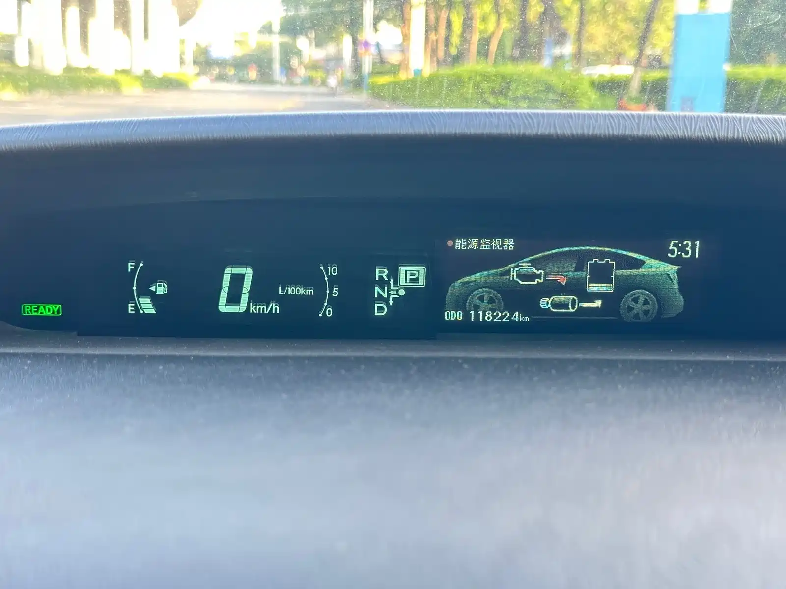 Photo 4 - Toyota Prius