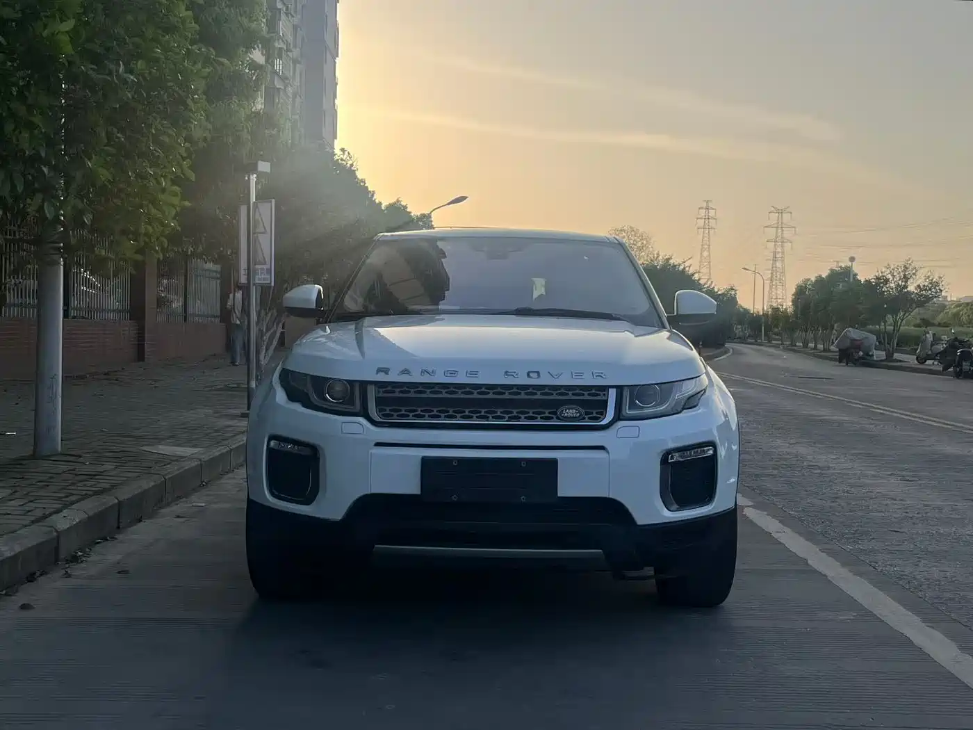 Land Rover Range Rover Evoque 2016 2.0T SE ZhiYao фото 2