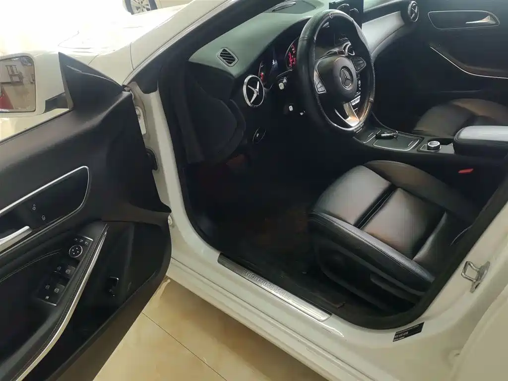 Mercedes-Benz CLA (Import) 2019 CLA 200 Sport фото 16