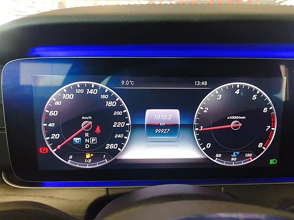 Mercedes-Benz E-Class 2016 E 200 L Sport Type фото 9