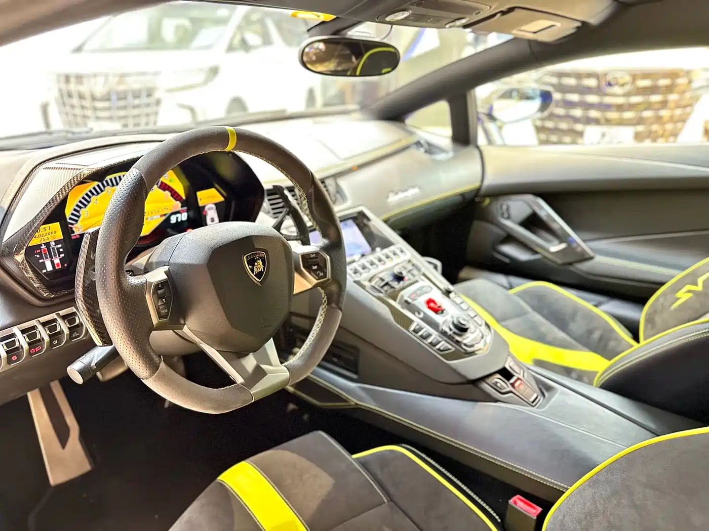 Lamborghini Aventador 2011 LP 700-4 фото 7