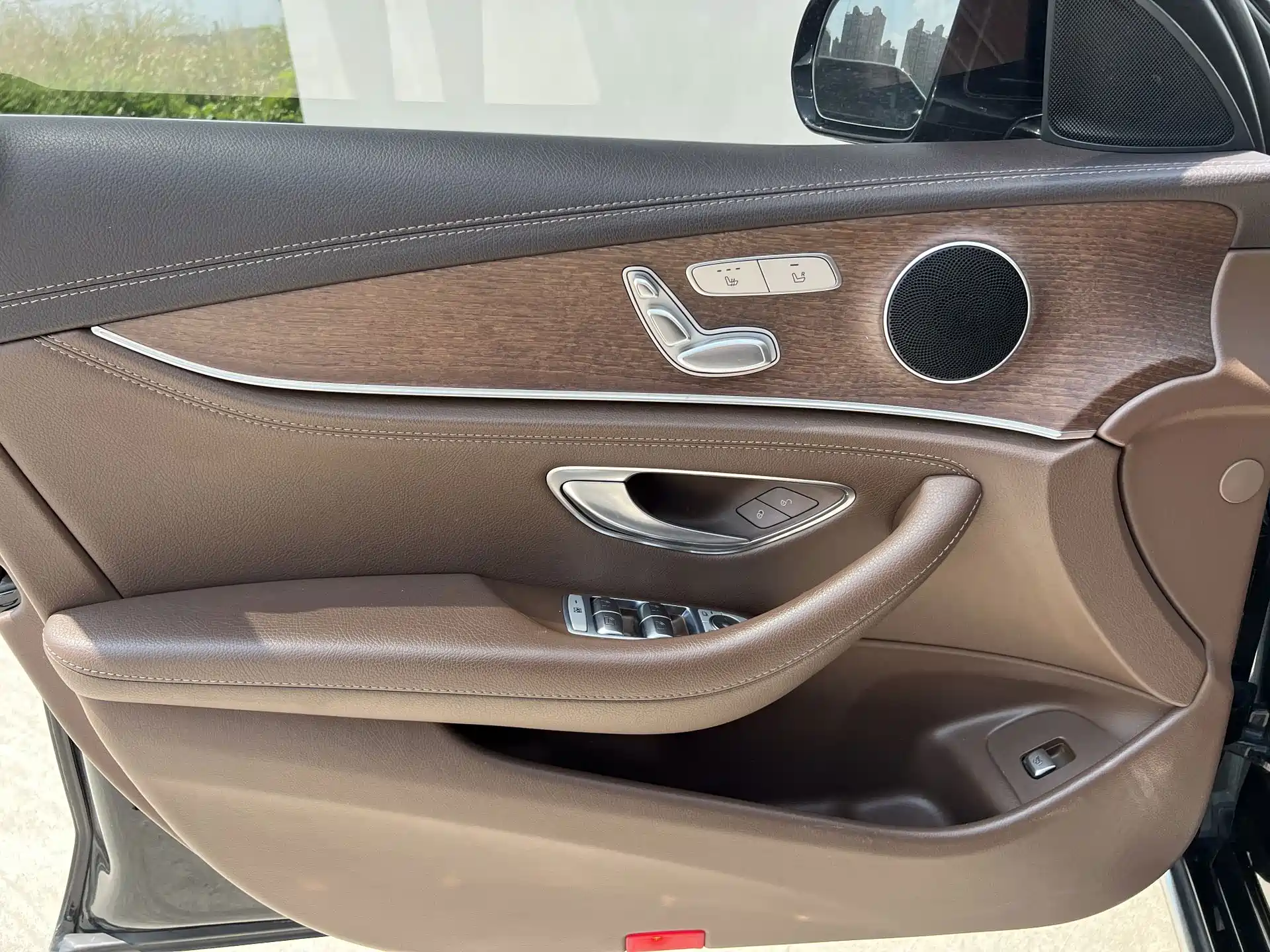 Фото 9 - Mercedes-Benz E-Class
