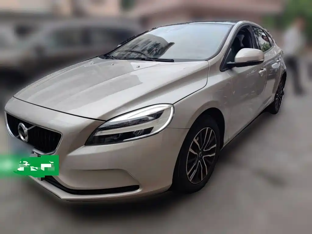 2018 Volvo V40