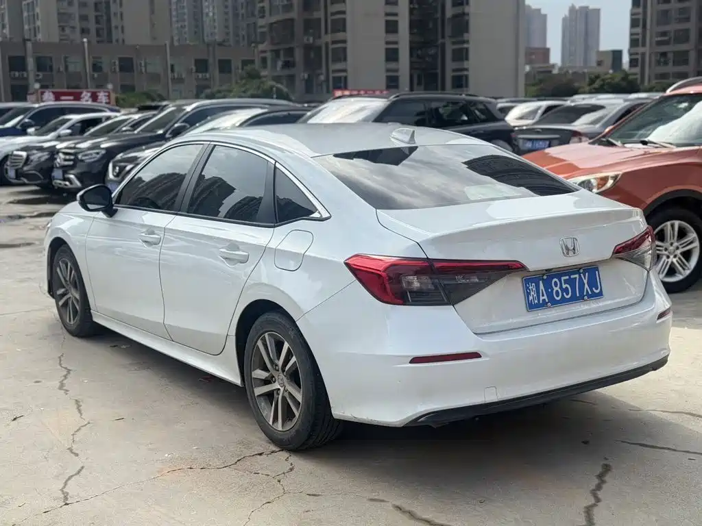 Фото 6 - Honda Civic