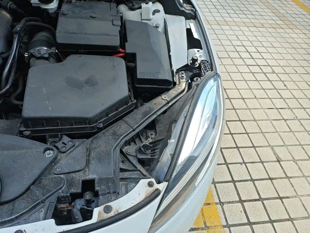 Volvo V40 2018 2018 T3 R-Design Edition