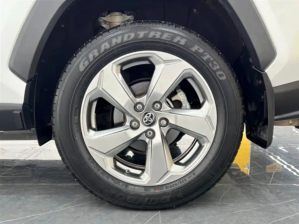 Toyota RAV4 Rongfang 2022 2.0L CVT 4WD Trend Plus Edition фото 26
