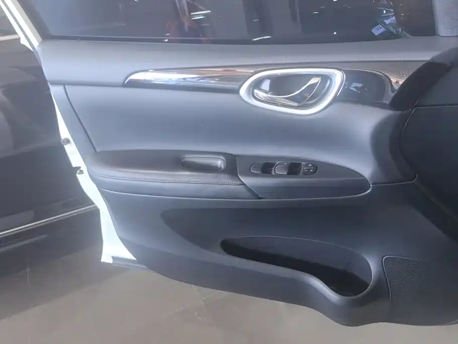 Nissan SYLPHY, миниатюра 7