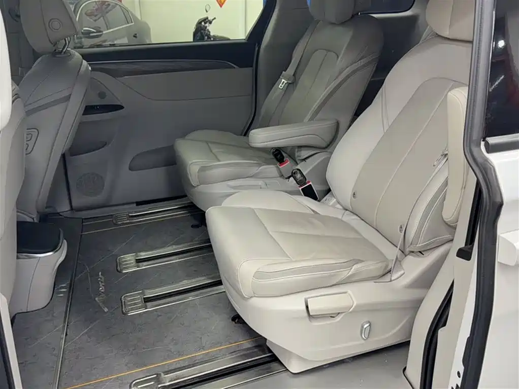 Buick GL8 2023 ES Landmaster Exclusive Harmony Edition фото 19