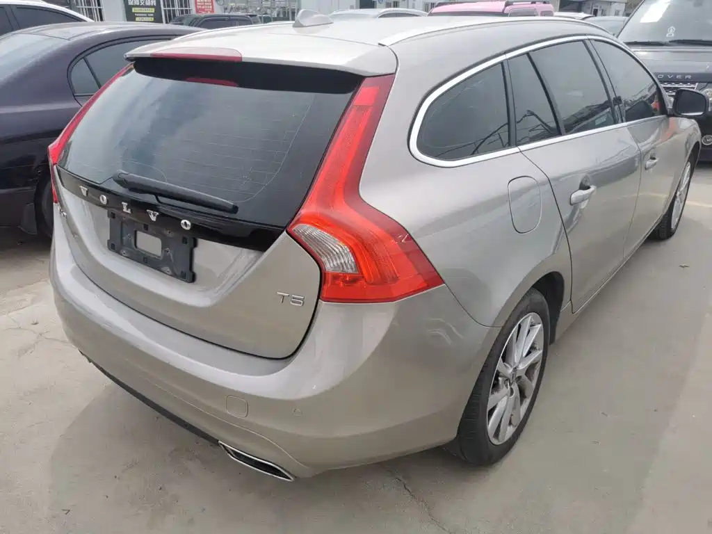 Volvo V60 2015 2015 T5 Momentum