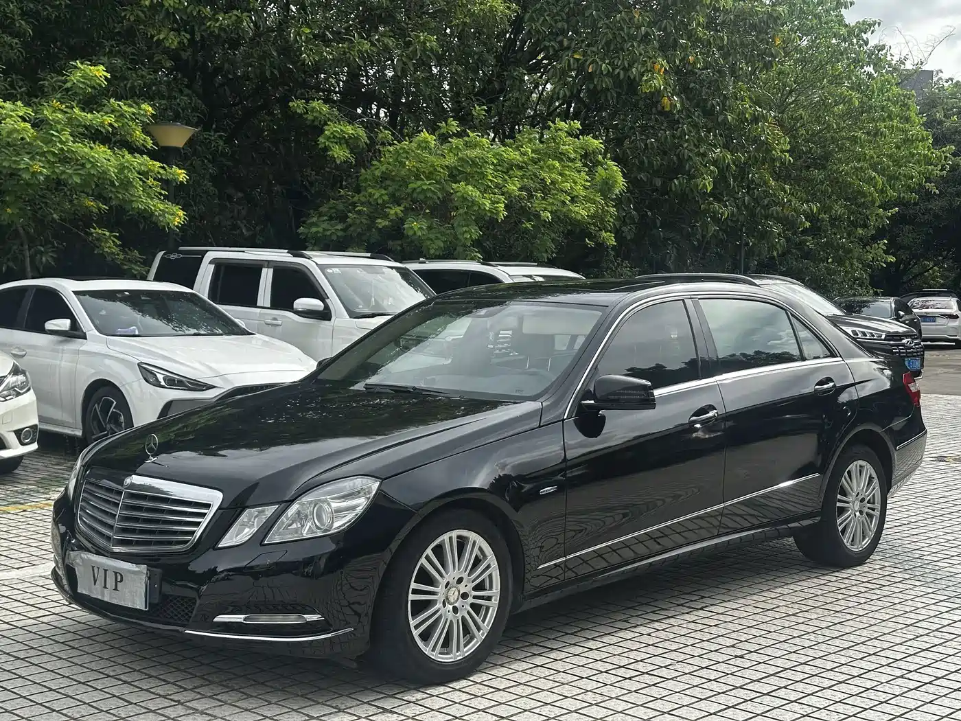 Mercedes-Benz E-Class 2011 2011 E 200 L CGI Elegance