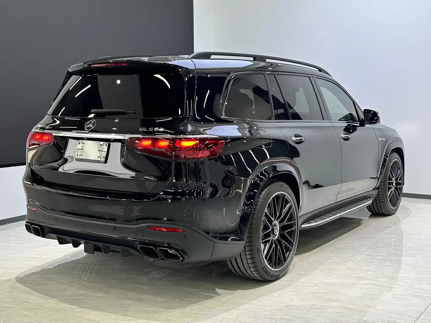 MERCEDES-BENZ GLS AMG