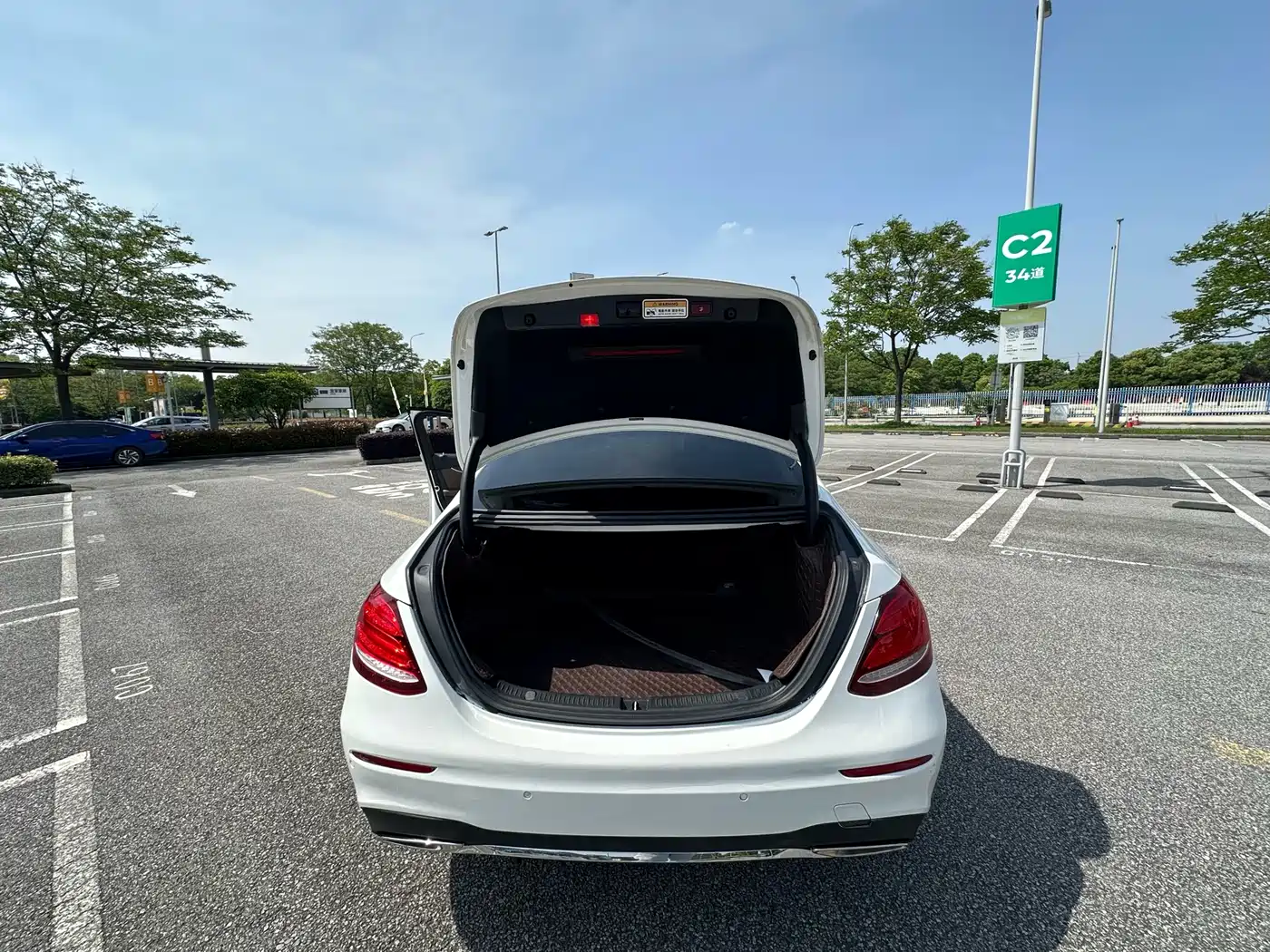 Mercedes-Benz E-Class 2016 E 300 L Sport Fashion Type фото 11