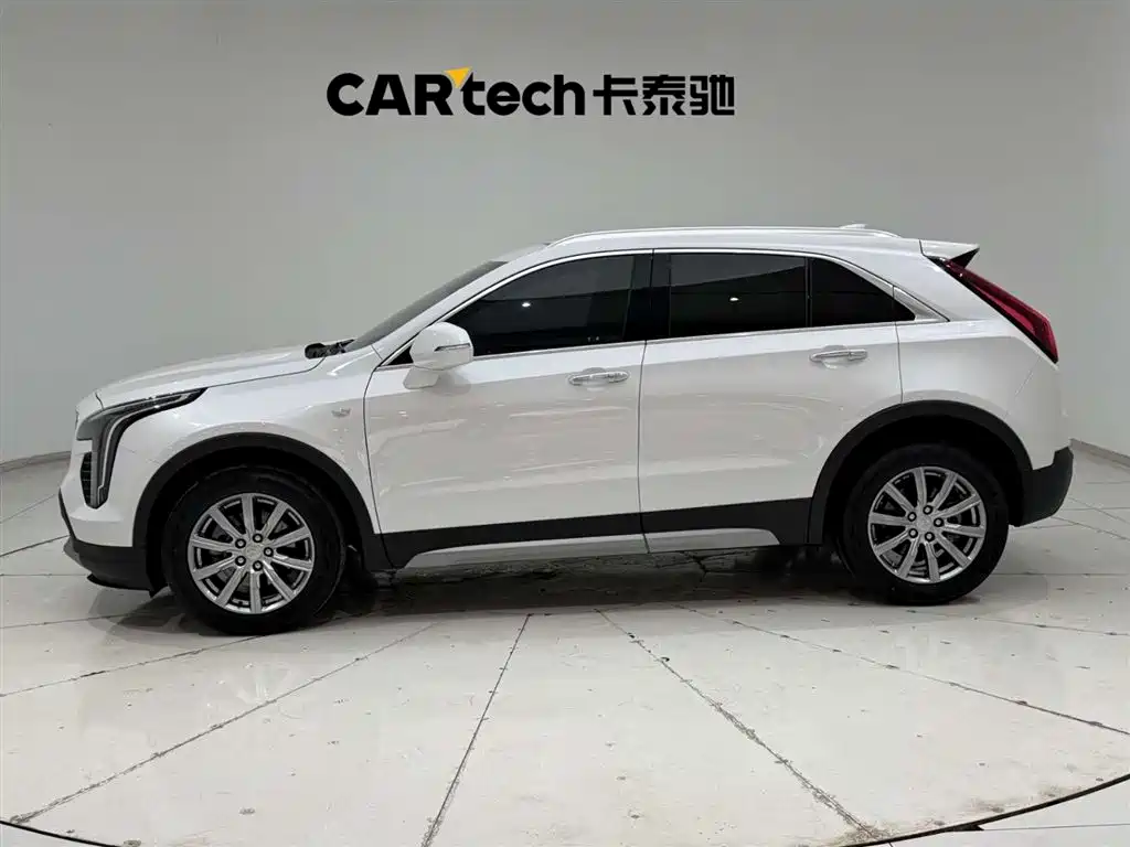 CADILLAC XT4