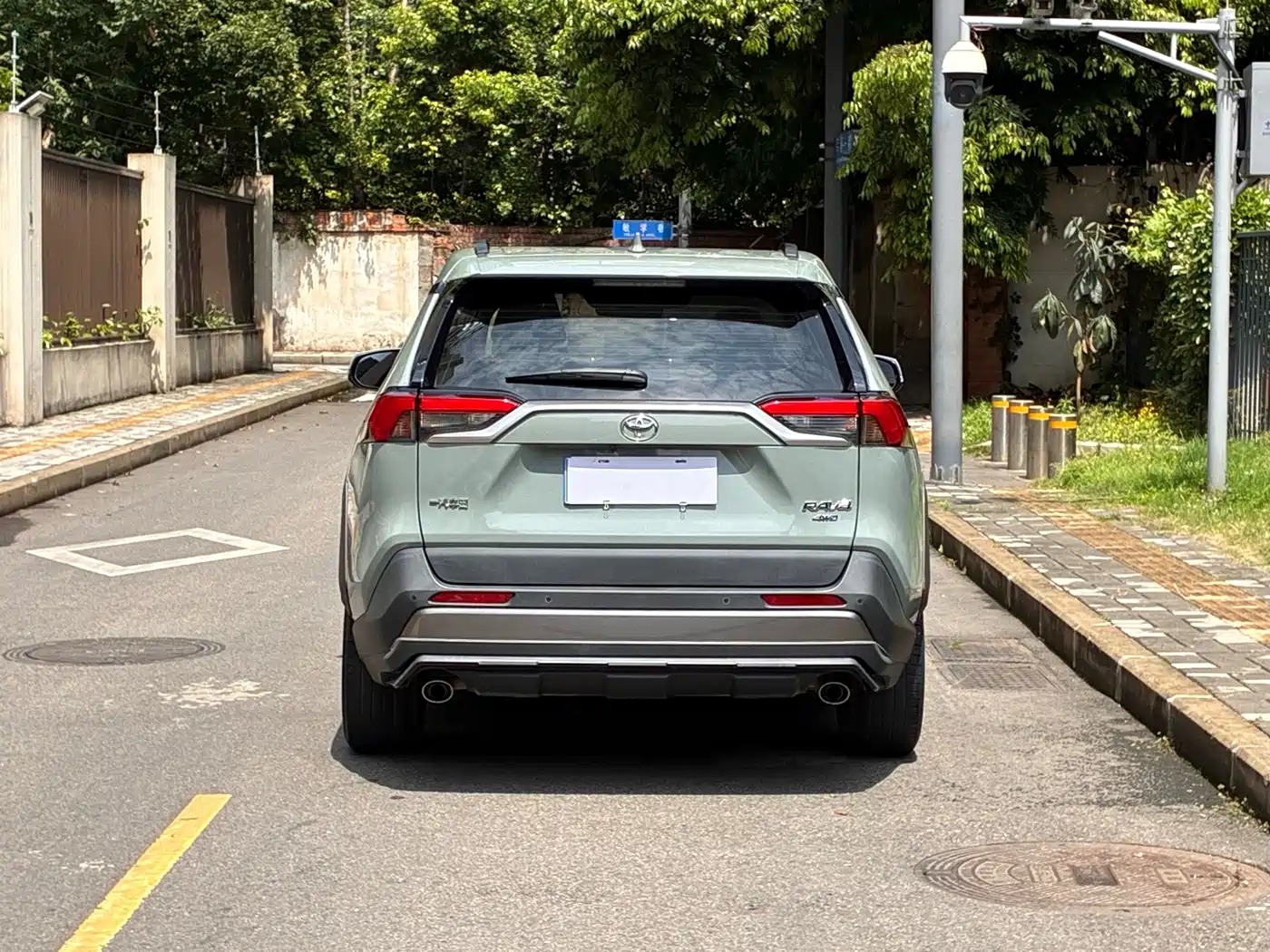 Toyota RAV4 Rongfang 2020 2.0L CVT 4WD Premium Edition фото 6