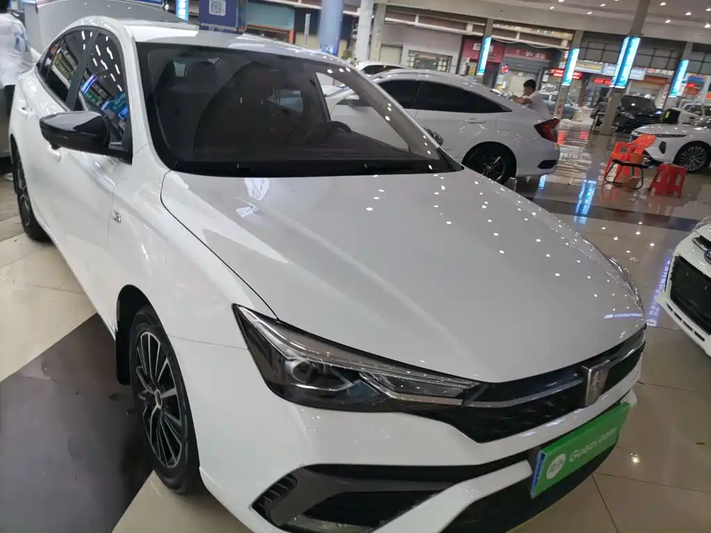 Фото 22 - Roewe i5
