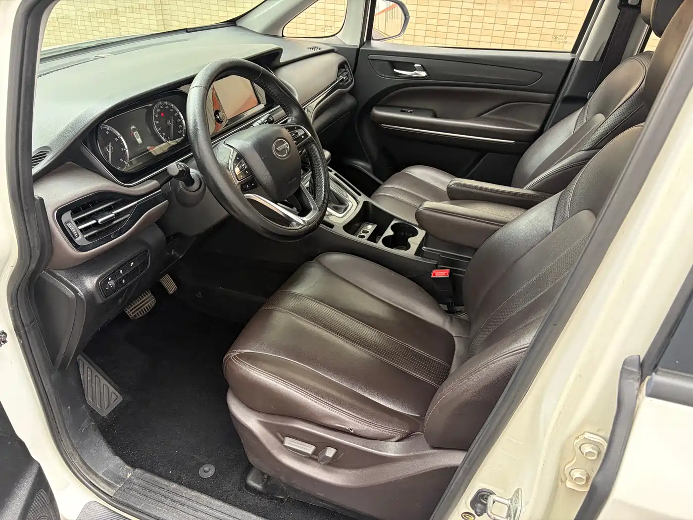 GAC Trumpchi Trumpchi M6 2019 270T Automatic Premium Edition (7-Seater) China V фото 3