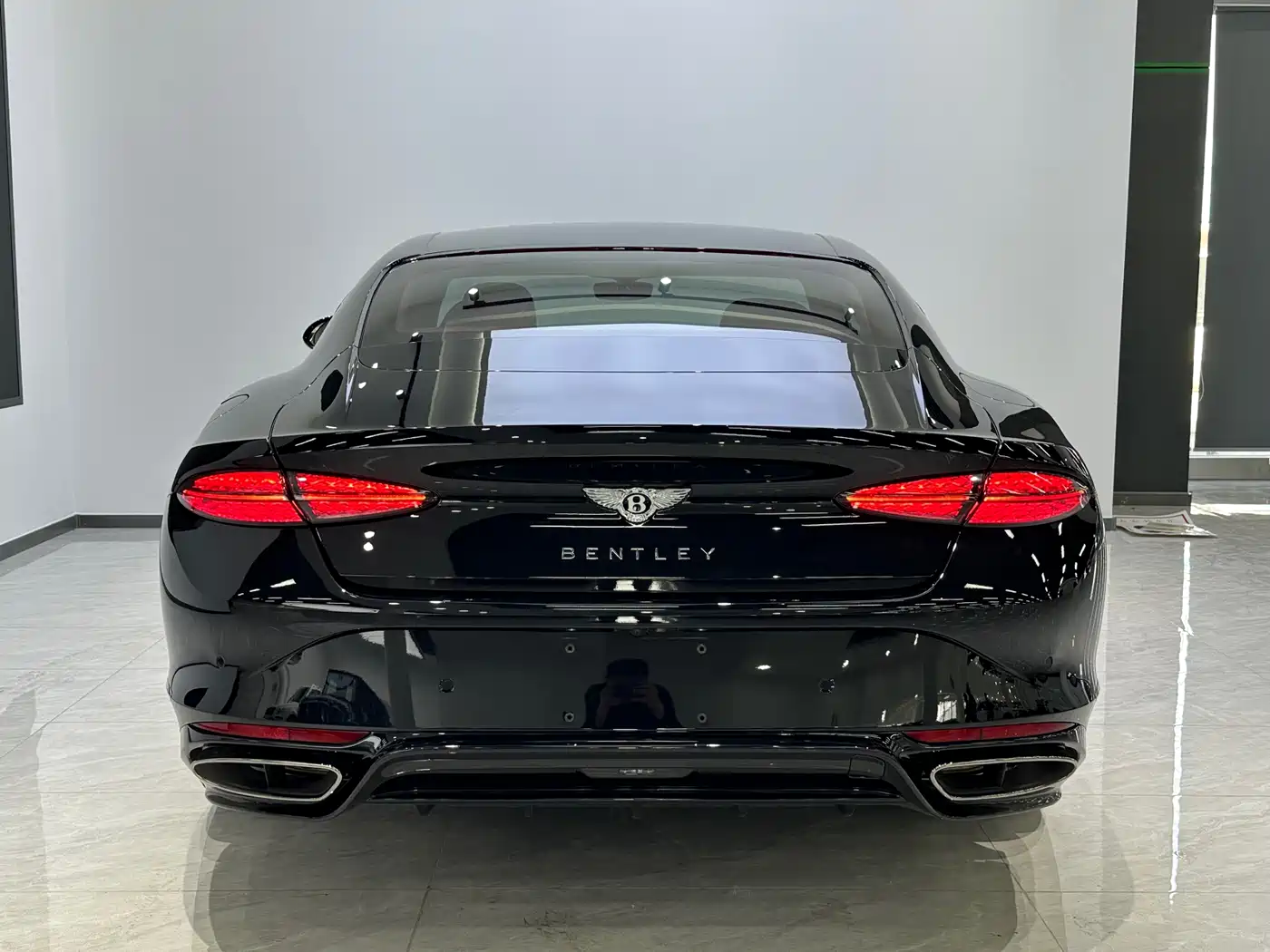 BENTLEY CONTINENTAL PLUG IN HYBRID