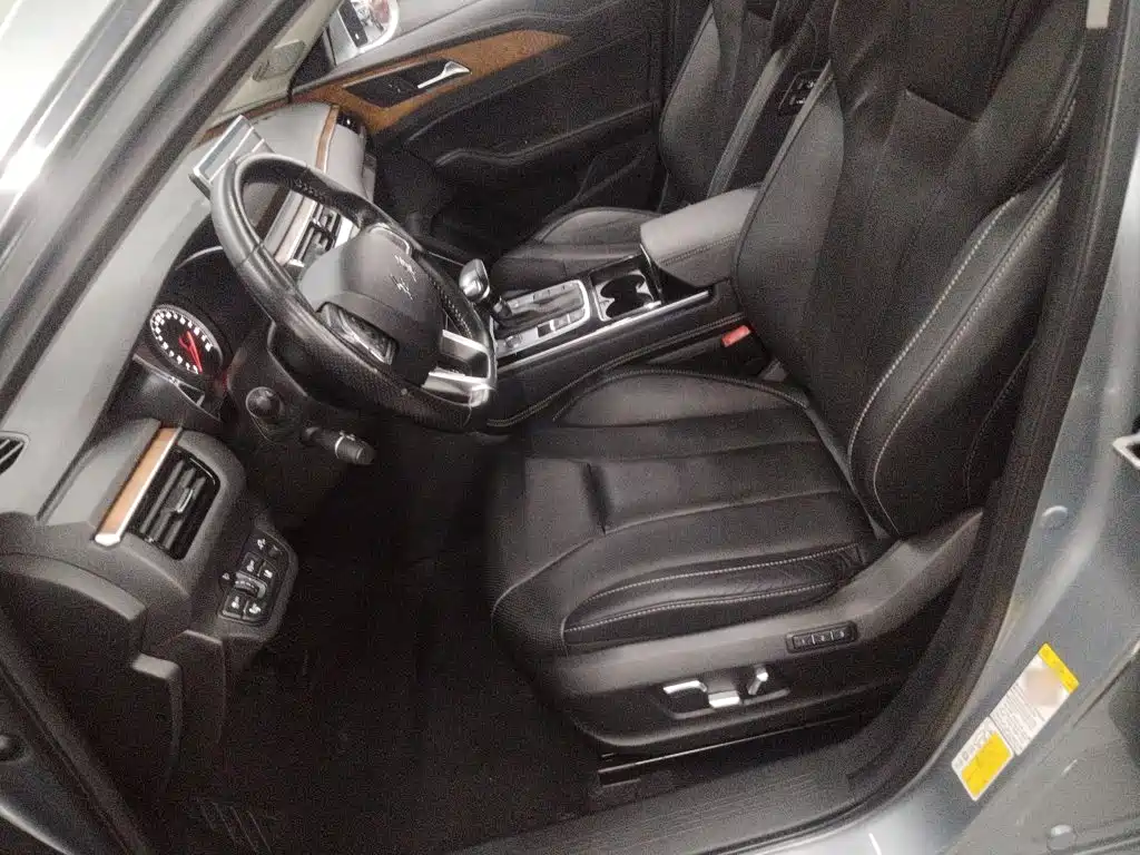 Hongqi H5 2018 2018 30TD Smart Connected Royal Edition