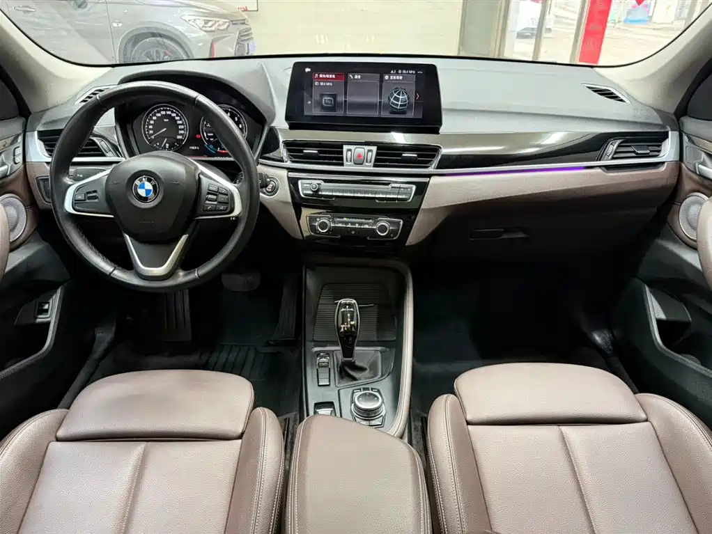 BMW X1 2022 sDrive20Li Fashion фото 17