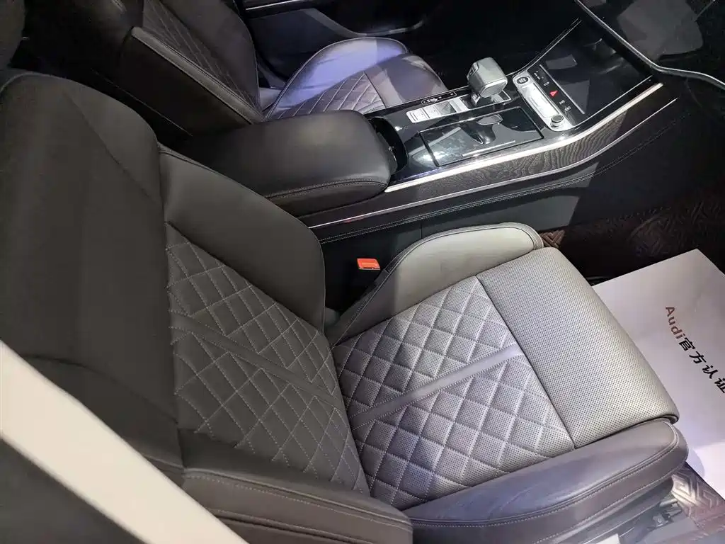 Audi A8 2023 A8L 50 TFSI quattro Exclusive фото 14
