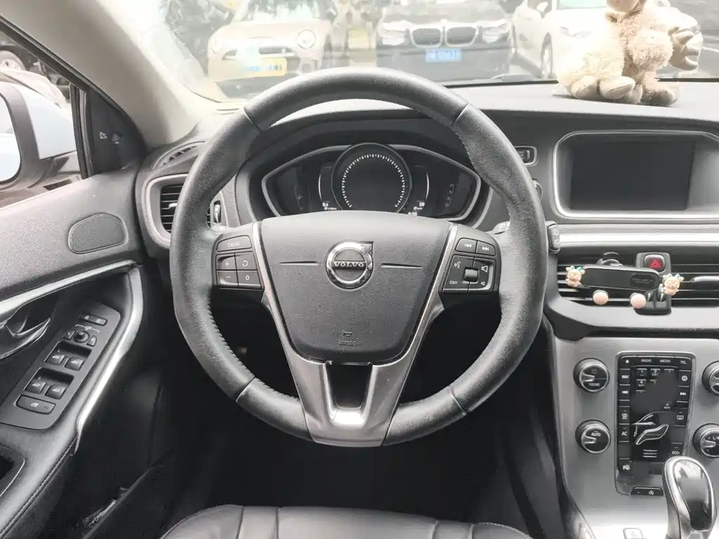 Photo 6 - Volvo V40