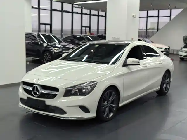 MERCEDES-BENZ CLA